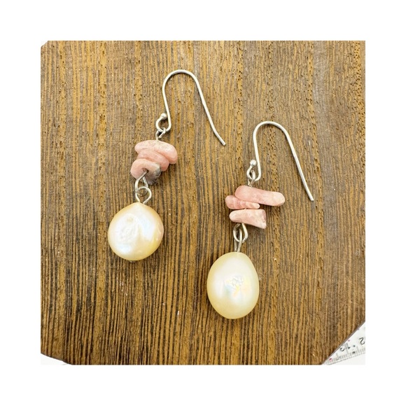 Large genuine baroque pearl and rose quartz chip sterling silver dangle earrings - Picture 3 of 10